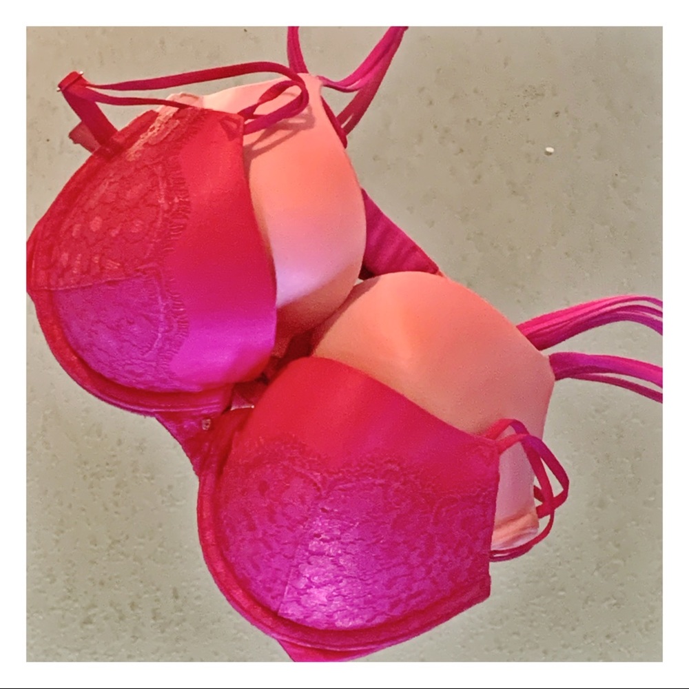 Bra bundle • 2 Victoria Secret push up bras • 32D & 32 DD